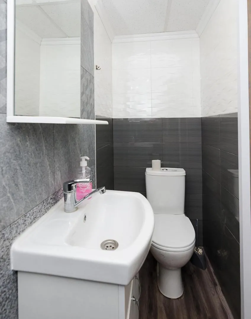 Privat Hotel Kyiv 3*,